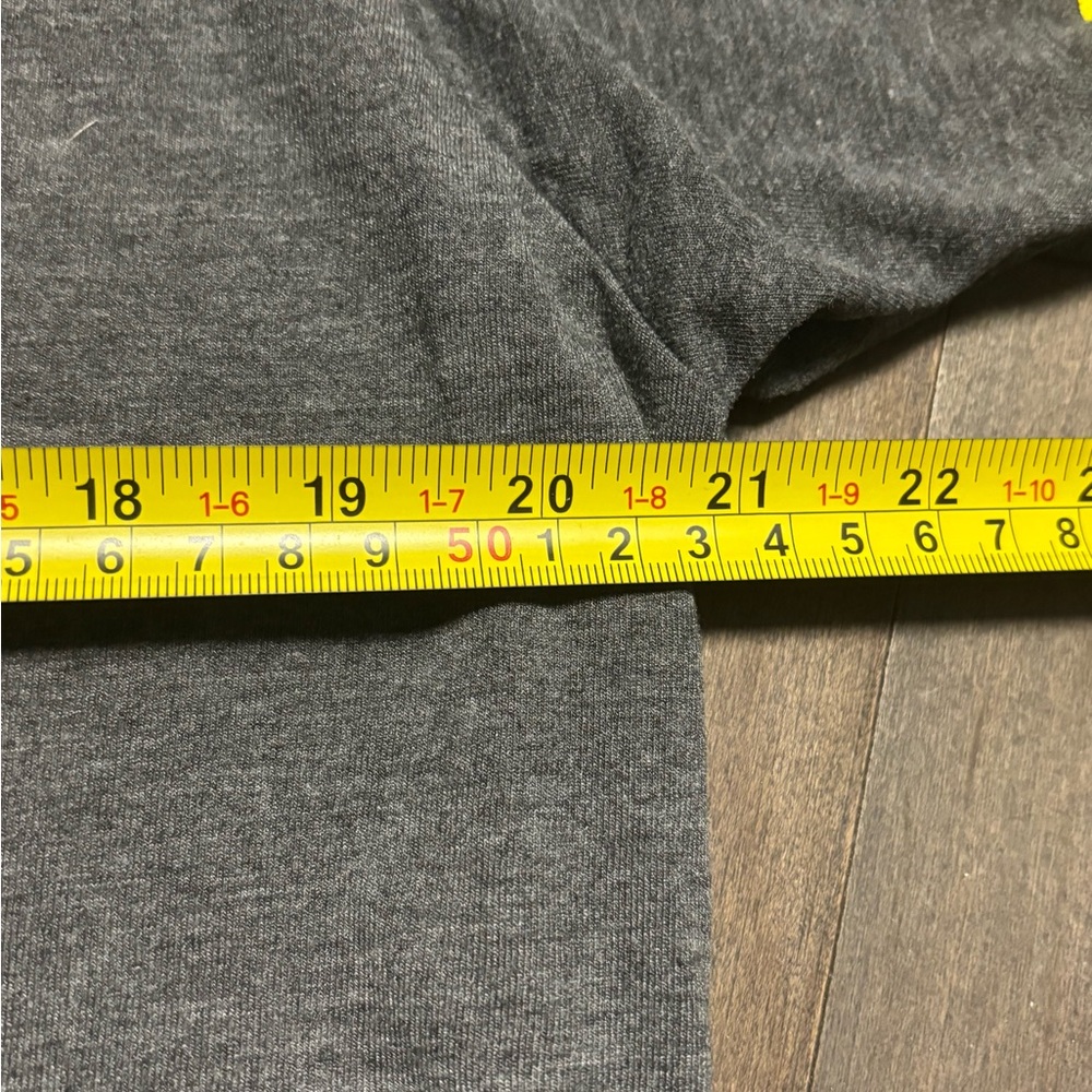 Under Armour Women’s HeatGear Graphic Tee #1 Gray Yellow Semi-Fitted Size XL New - Picture 3 of 6